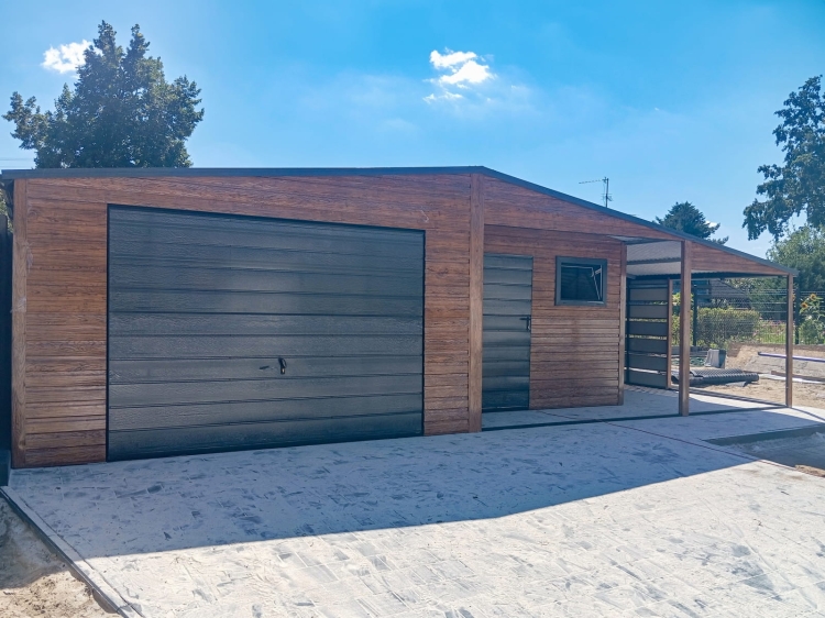 garaz-blaszany-z-wiata-pomieszcz-gosp-9x5,5m-dab-matowy-grafit-4.jpg