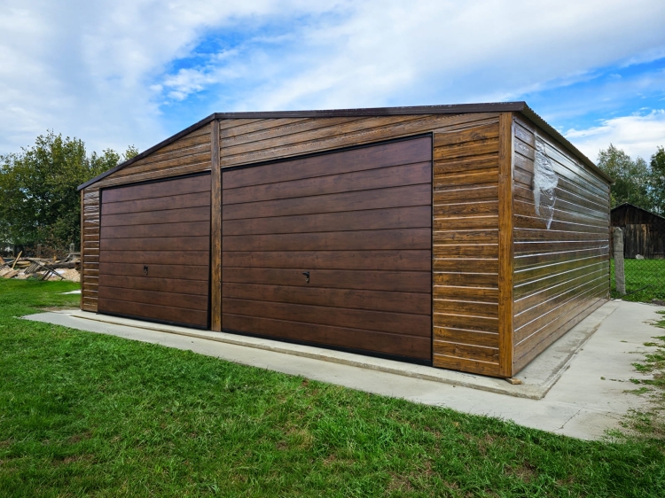 garaz-blaszany-drewnopodobny-7x6-orzech-dab-rustykalny-dwuspadowy-2-l.jpg